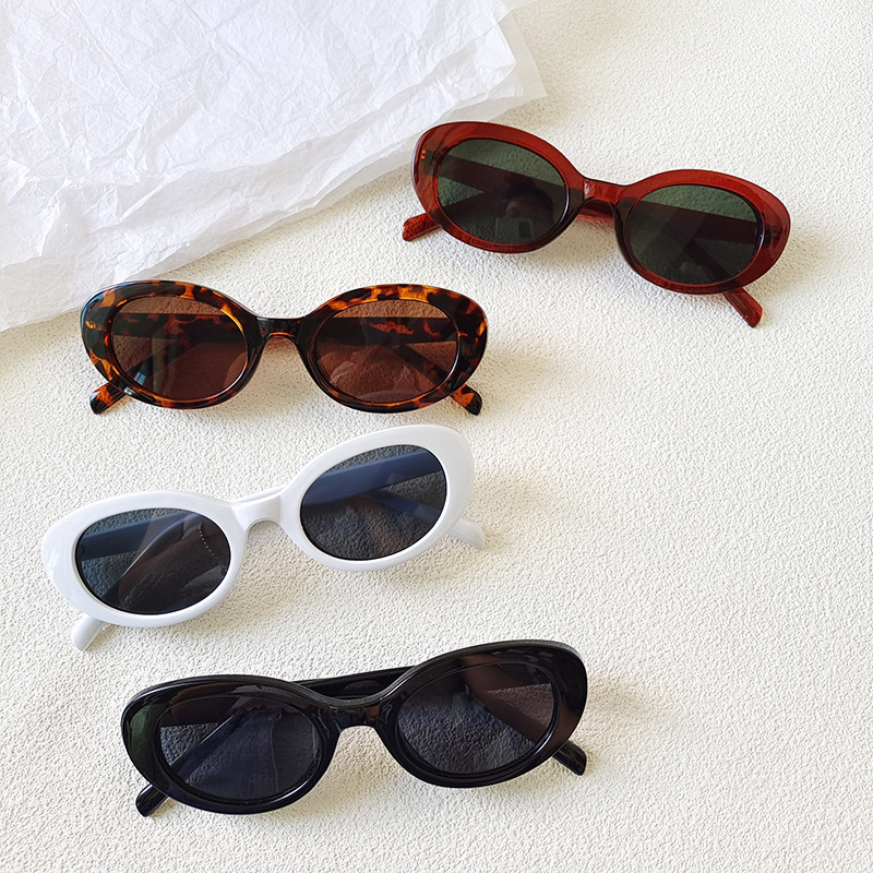 Designer Sunglasses - Винтажные маленькие овальные солнцезащитные очки для